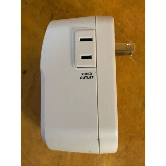Emerson Research (JMK2442) SmartSet Digital Lamp Control Security Timer & Outlet - Picture 3 of 8